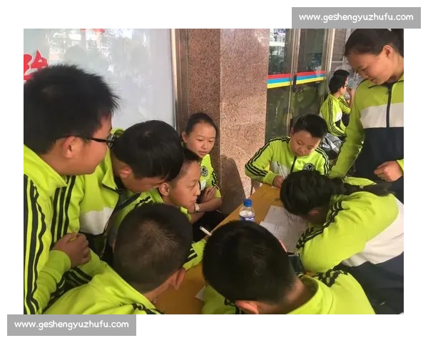 拔河比赛加油稿:团结拼搏,奋力向前,勇争第一,展现我们的力量和斗志