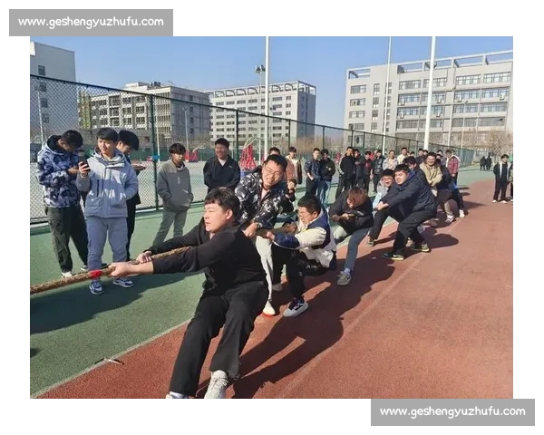 拔河比赛的激烈对抗与团结奋进 展现力量与决心的巅峰时刻